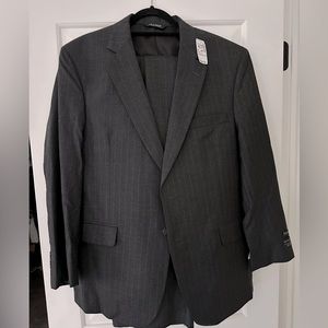 Brand new Jos A Bank suit